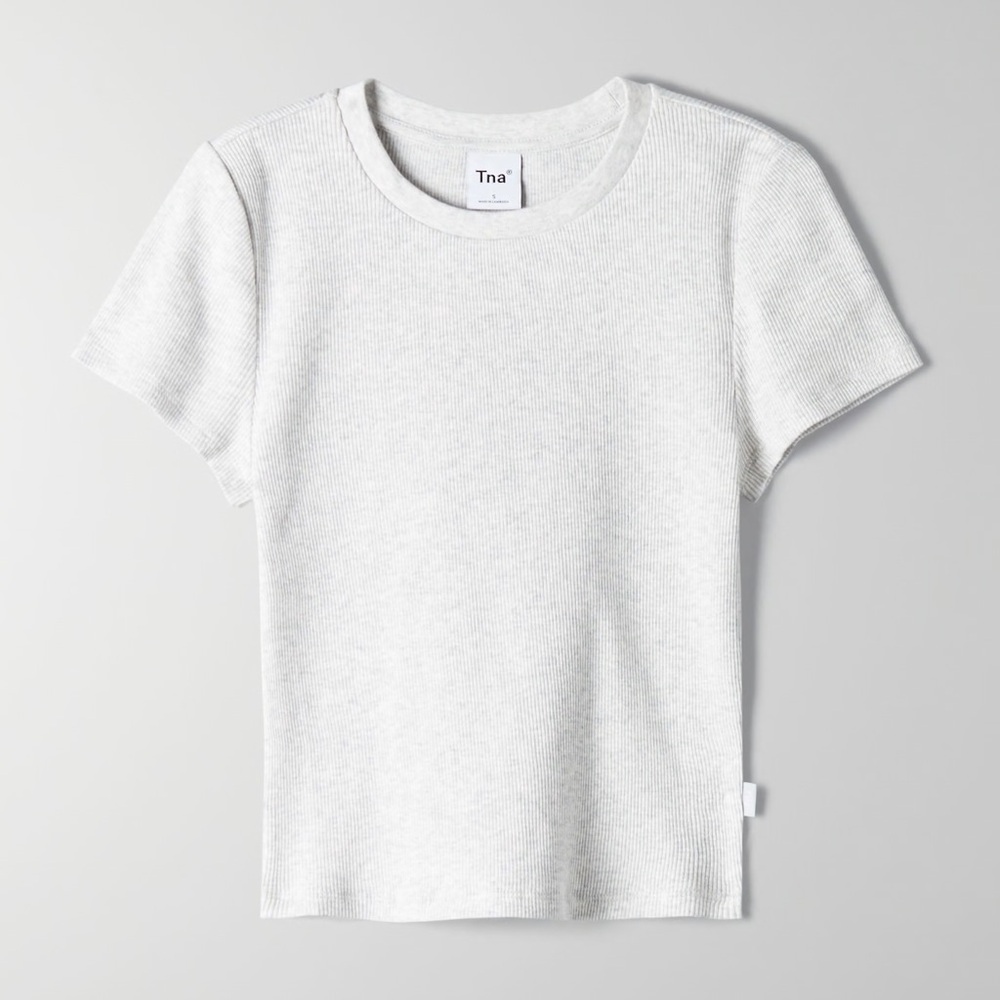 Aritzia TNA Cropped Ribbed T Shirt